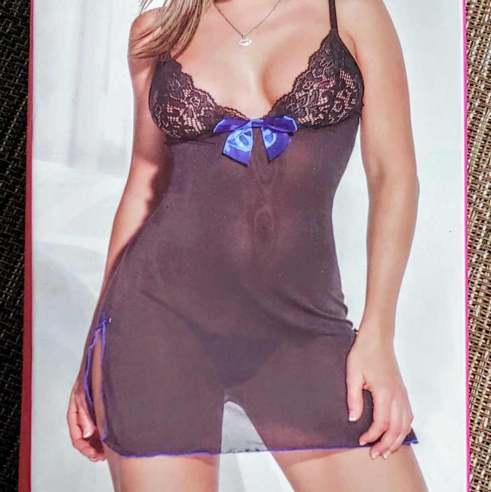 Sexy Black Lace Cup Shéer Chemise